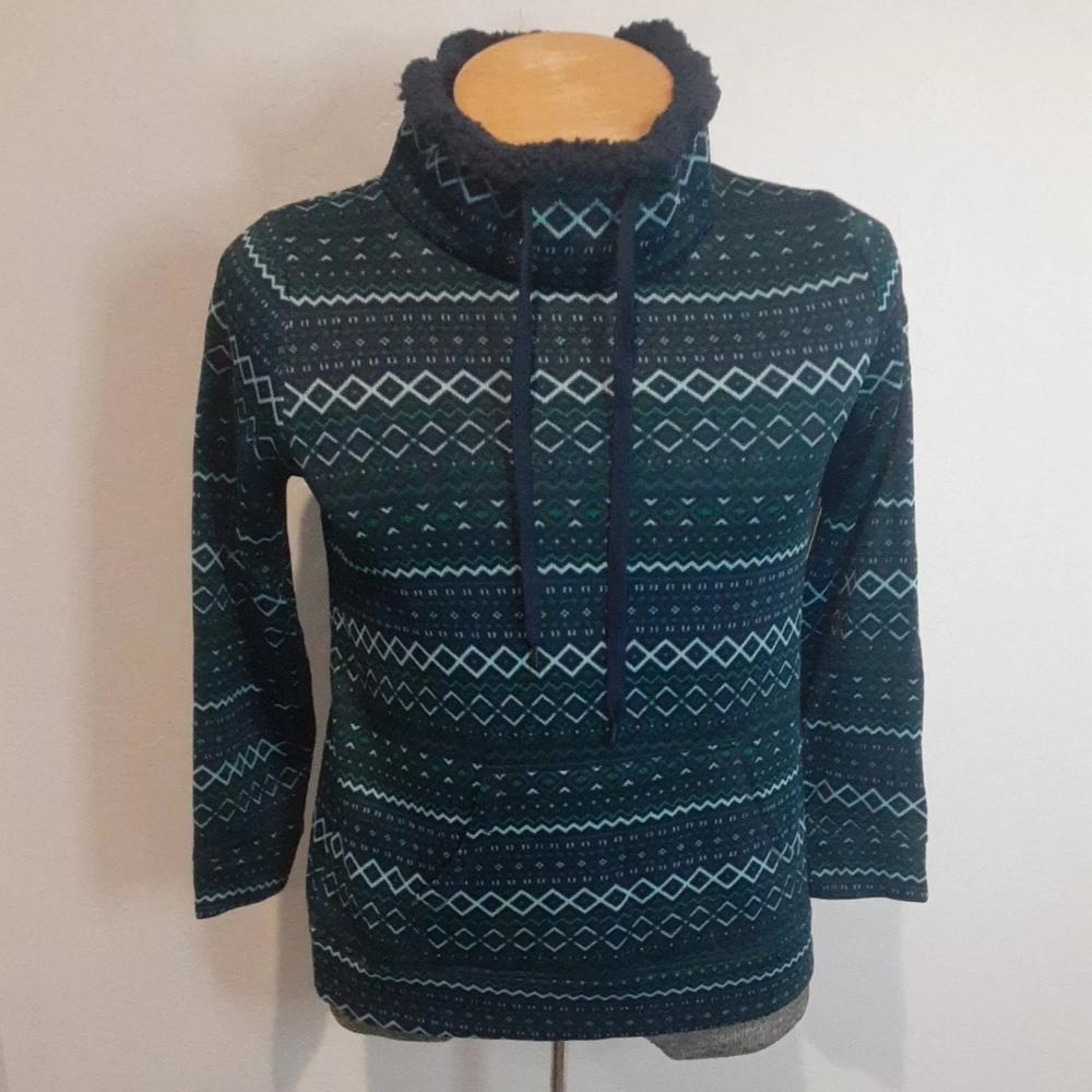 St. John's Bay Women's Blue/Green Patterned Fleece Sweater